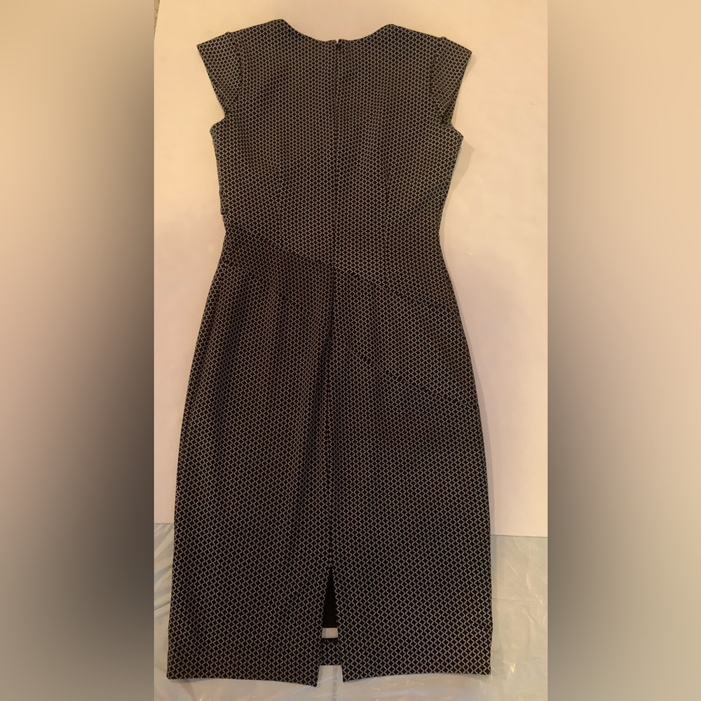 White House Black Market Quatrefoil Geo Slimming Sheath Dress Size 6 - Picture 13 of 14